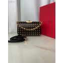 Replica VALENTINO GARAVANI Rockstud Alcove Grain calf shoulder bag BV0189 black Tl19369ED66