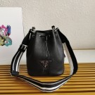 Replica Prada leather Shoulder Bag 1BE060 black Tl5673BJ25