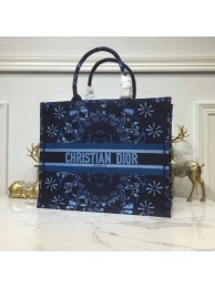 DIOR BOOK TOTE BAG IN EMBROIDERED CANVAS C1286 Navy Tl9199tg76