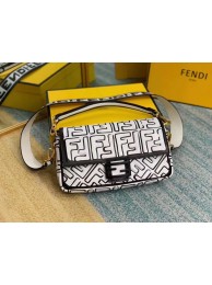 Fendi BAGUETTE Original Leather Bag F2468 White Tl12938tQ92