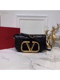 Imitation VALENTINO Origianl Crocodile leather shoulder bag V0030 black Tl19538uq94