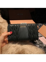 Knockoff miu miu Matelasse Nappa Leather Wallet 5M2064 Green Tl18642yN38