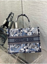 Replica MEDIUM DIOR BOOK TOTE Latte D-Constellation Embroidery M1296ZRUV-2 Tl8140Fi42